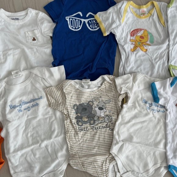 Set of 11 Boy's Bodysuits Playsuits 12-24 Months - Picture 4 of 5
